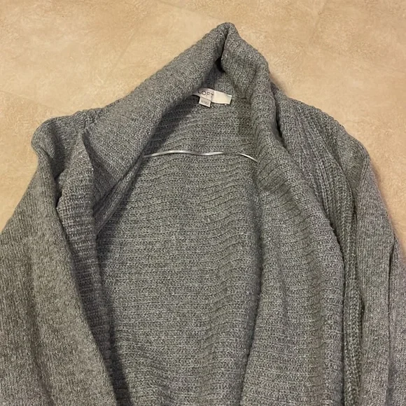 LOFT cardigan - Picture 2 of 3